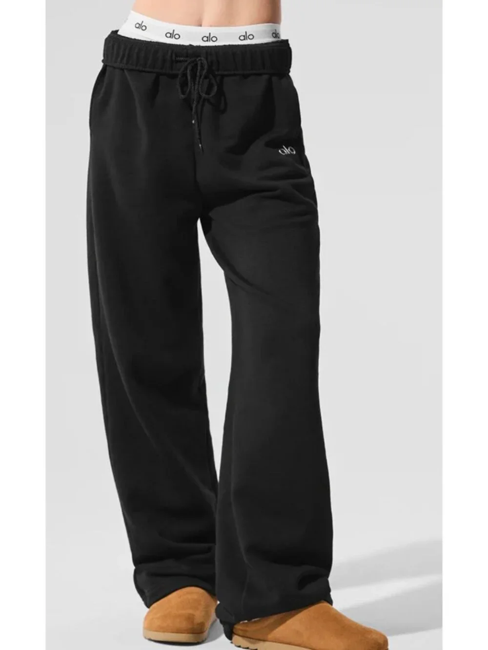 ALO YOGA Accolade Straight Leg Sweatpants in Black Size Small
